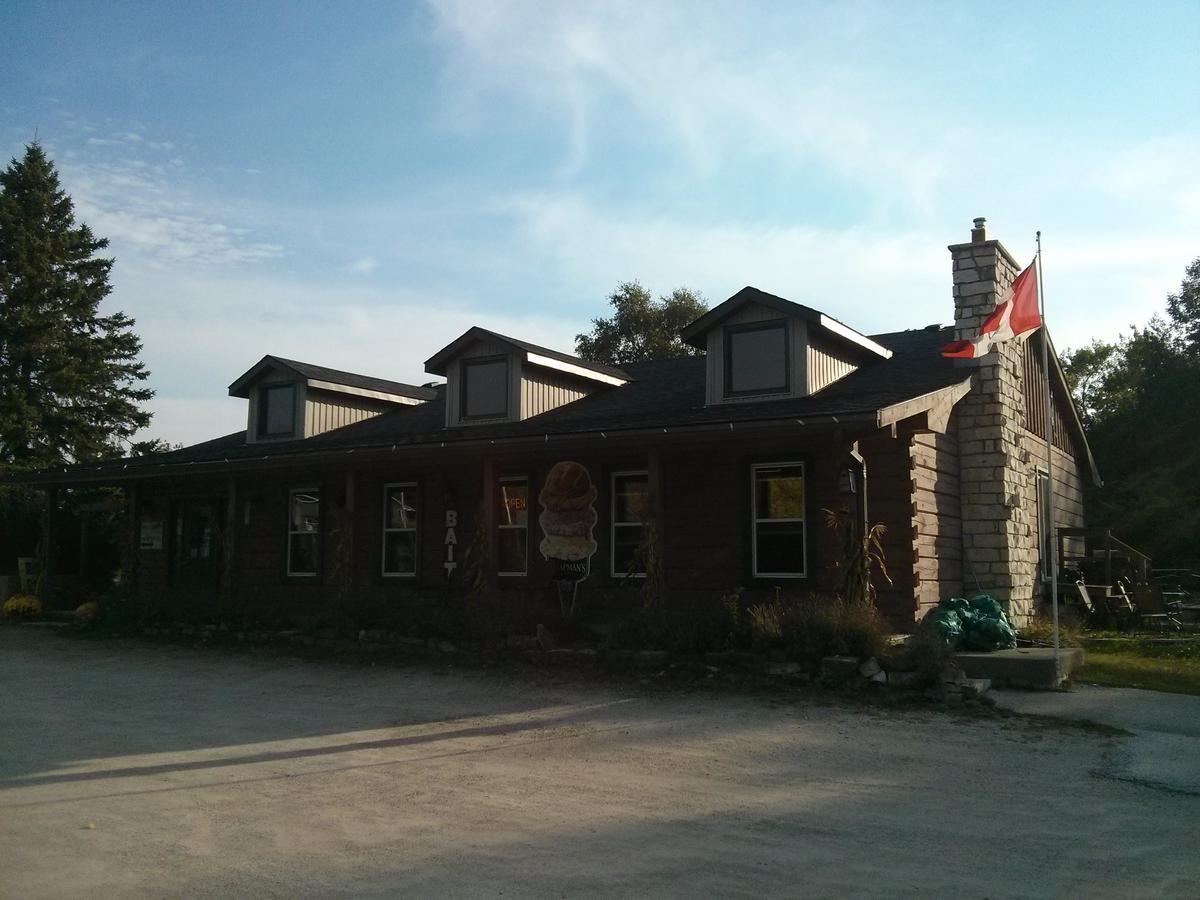 The Spirit Rock Outpost & Lodge Wiarton Bagian luar foto