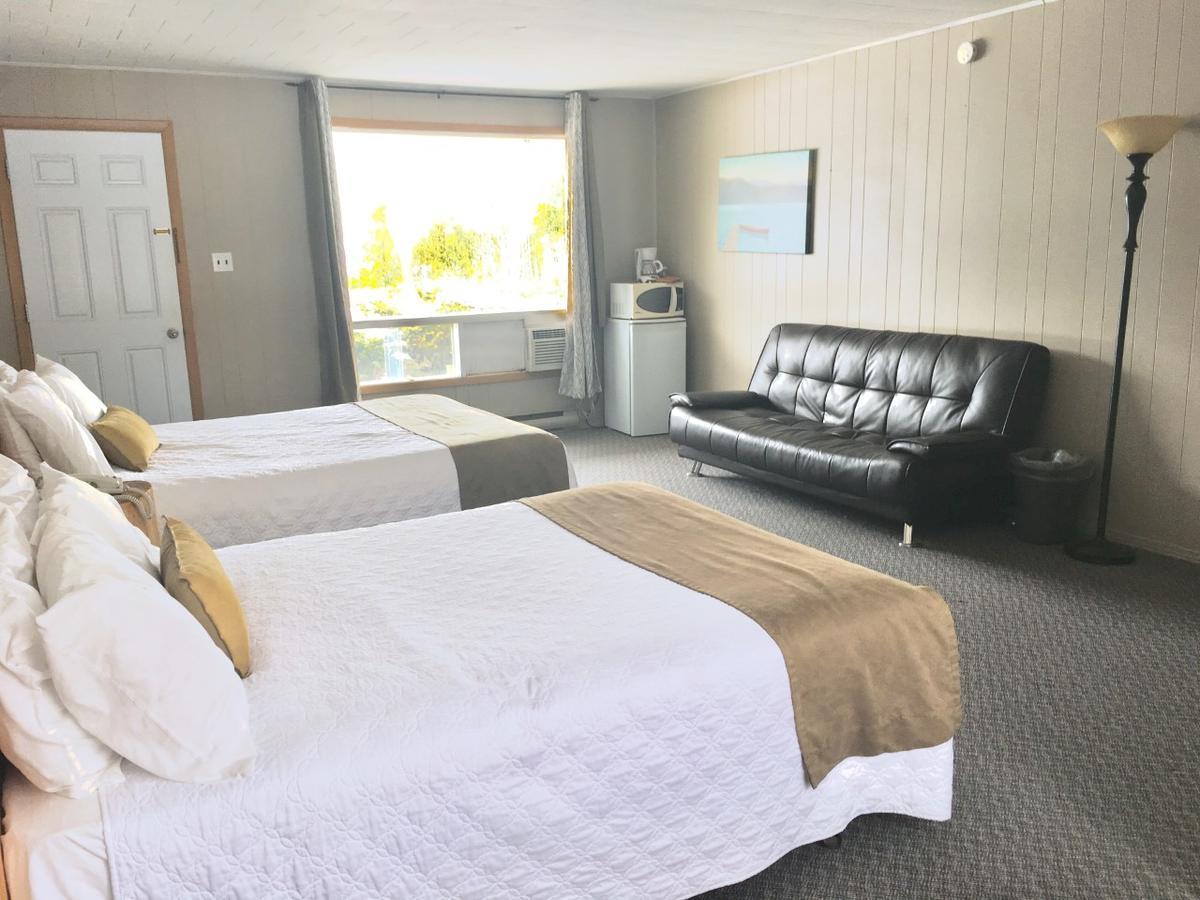 The Spirit Rock Outpost & Lodge Wiarton Bagian luar foto