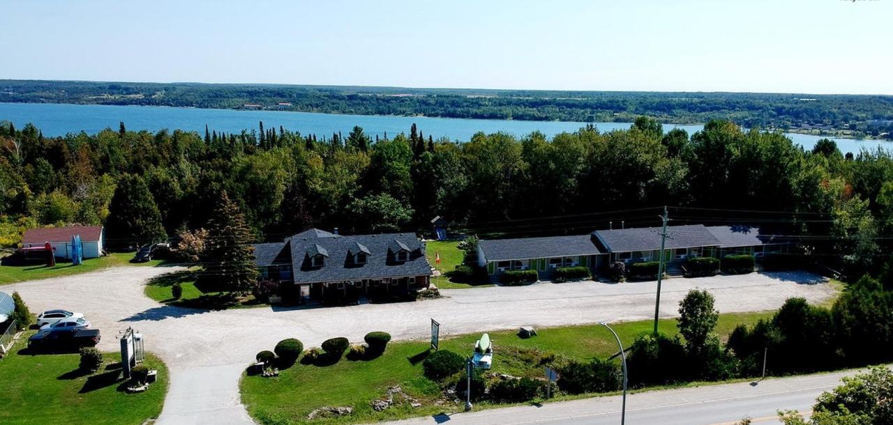The Spirit Rock Outpost & Lodge Wiarton Bagian luar foto